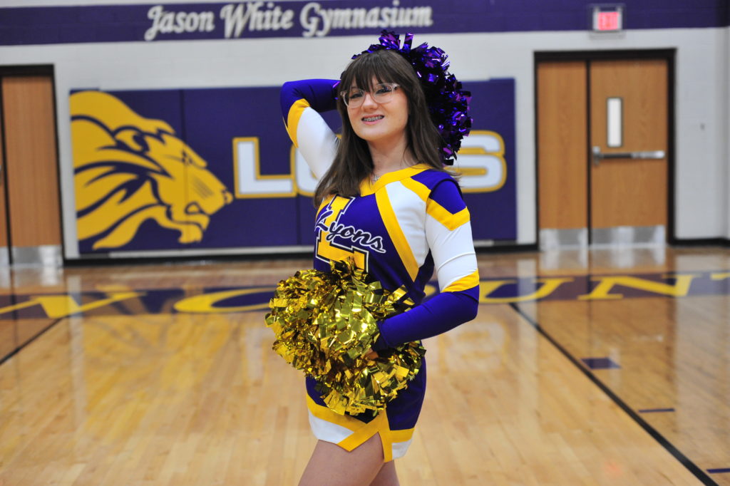 Photos Lyon County Cheerleaders Your Sports Edge