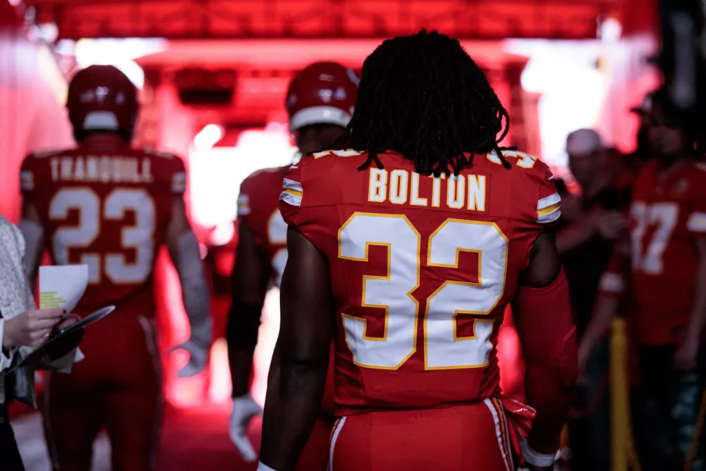 Chiefs Linebacker Nick Bolton Has Surgery On Fractured Wrist In Los