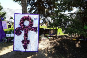 CHANHASSEN, MN - MAY 2: Tributes and memorials dedicated to Prince on the fence that surrounds Paisley Park on May 2, 2016 in Chaska, Minnesota. Prince died on April 21, 2016 at his Paisley Park compound at the age of 57. As a will has not been found, court proceedings have started to decide how his assets should be divided.   (Photo by Adam Bettcher/Getty Images)