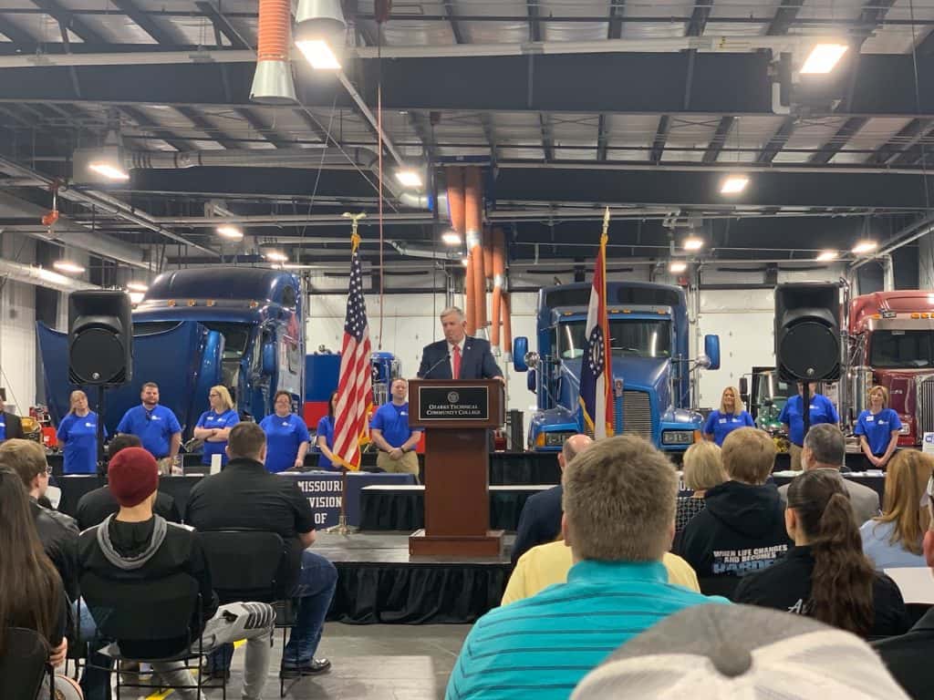 governor-announces-new-programs-for-manufacturing-training-ktts