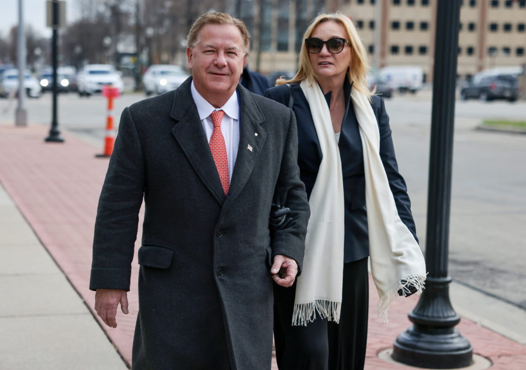 After Pardon From Governor, McCloskeys Want Their Guns Back - Vimarsana News