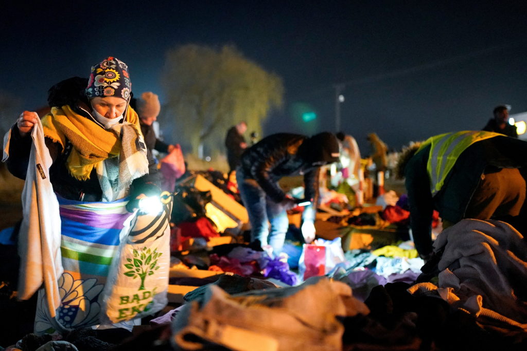 LATEST: Ukrainian Refugees Leave As Civilians Killed - Vimarsana News
