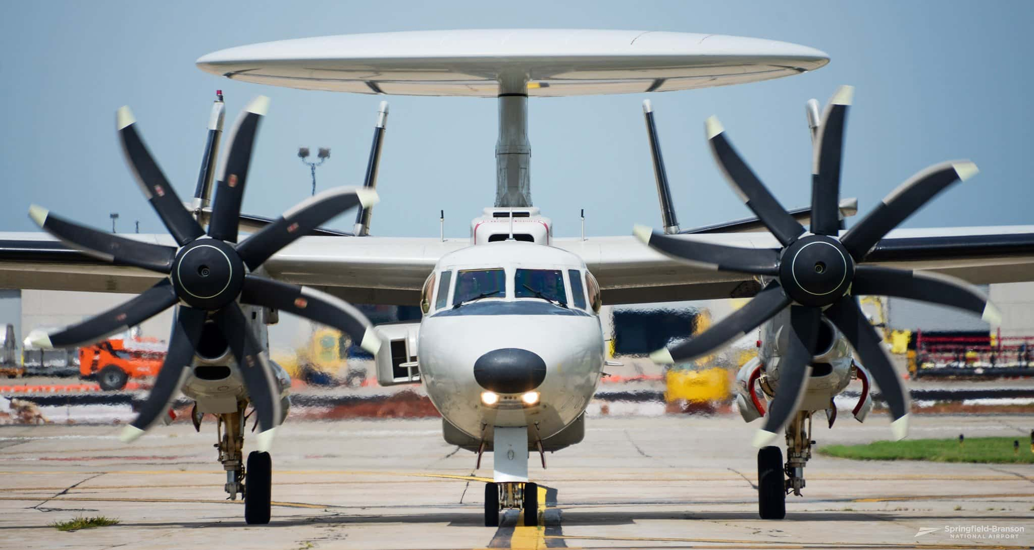 PHOTOS: Navy E-2 Hawkeye Drops By Springfield-Branson National Airport ...