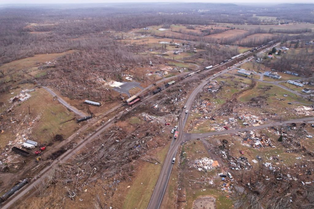 Kentucky Governor: Tornado On Ground For Over 200 Miles - Vimarsana News