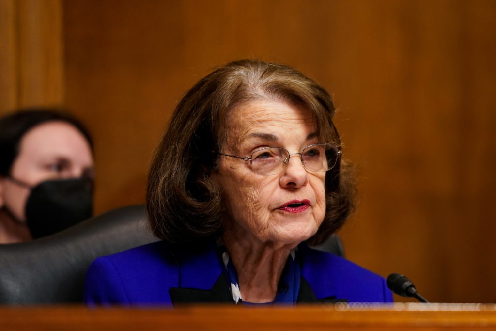 Nick Reed PODCAST 04.15.22 – Is Sen. Dianne Feinstein Unfit to Serve? - Vimarsana News