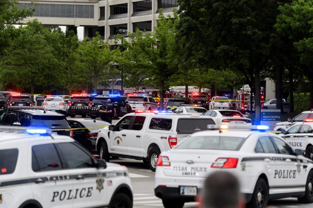 Four Killed, Gunman Dead In Shooting At Tulsa Medical Building - Vimarsana News
