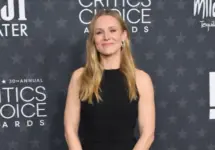 Kristen Bell at the Critics Choice Awards 2025. SANTA MONICA^ USA. February 07^ 2025