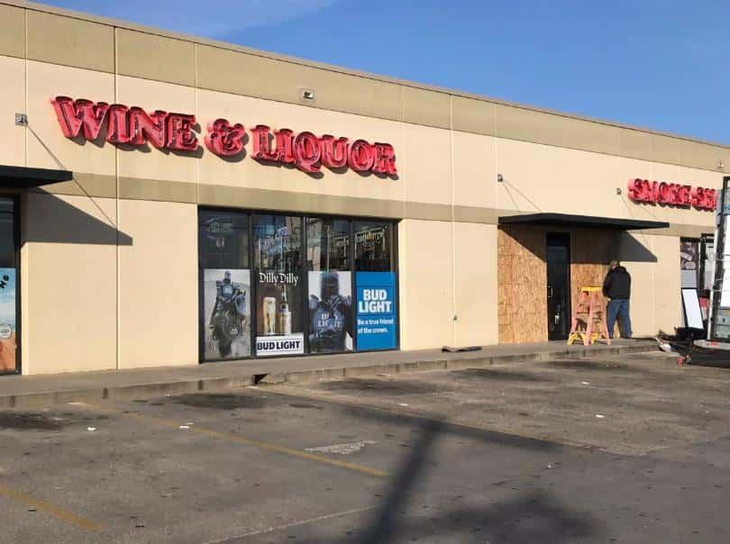 Liquor store robbed in NE Wichita | Country 101.3 KFDI