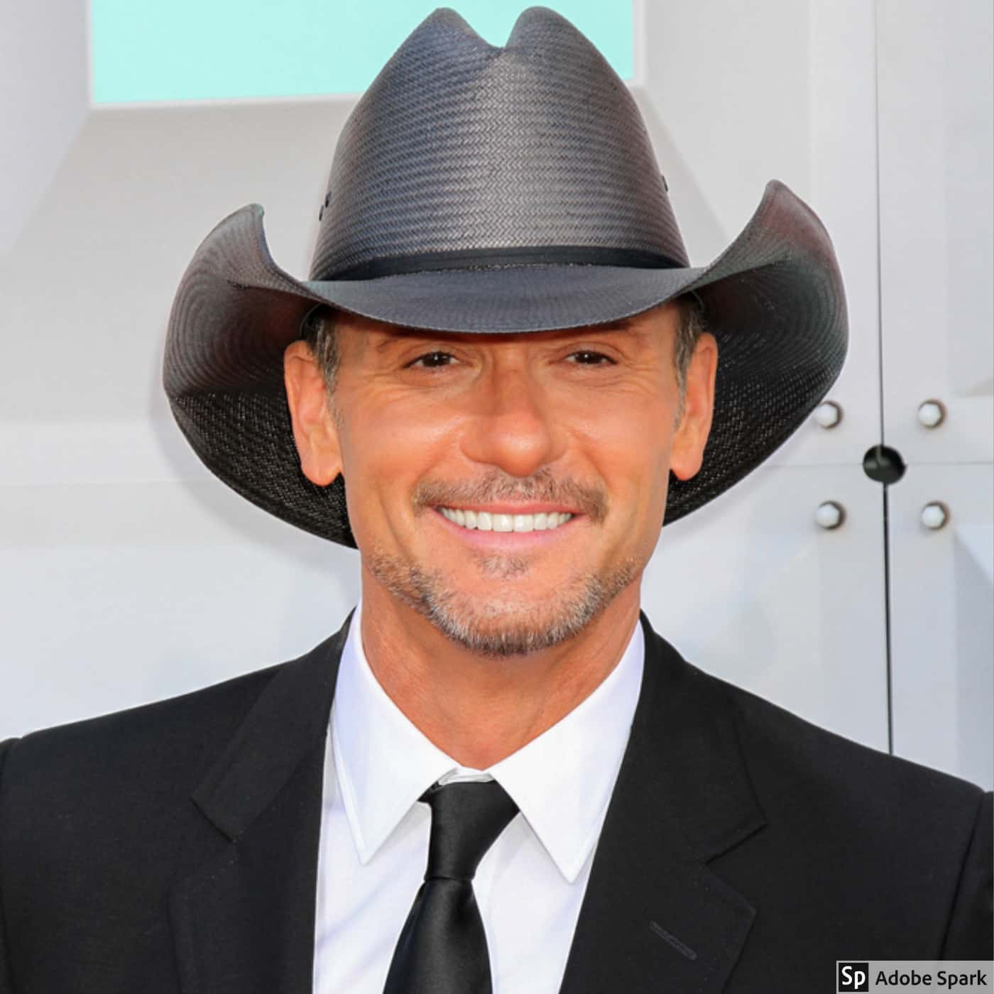 Tim McGraw Shares His Family's Military History | Country 101.3 KFDI