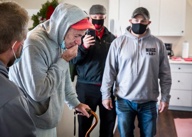 Star Spangled Salute: A Veteran Gets The Christmas Gift of a New Home - Vimarsana News