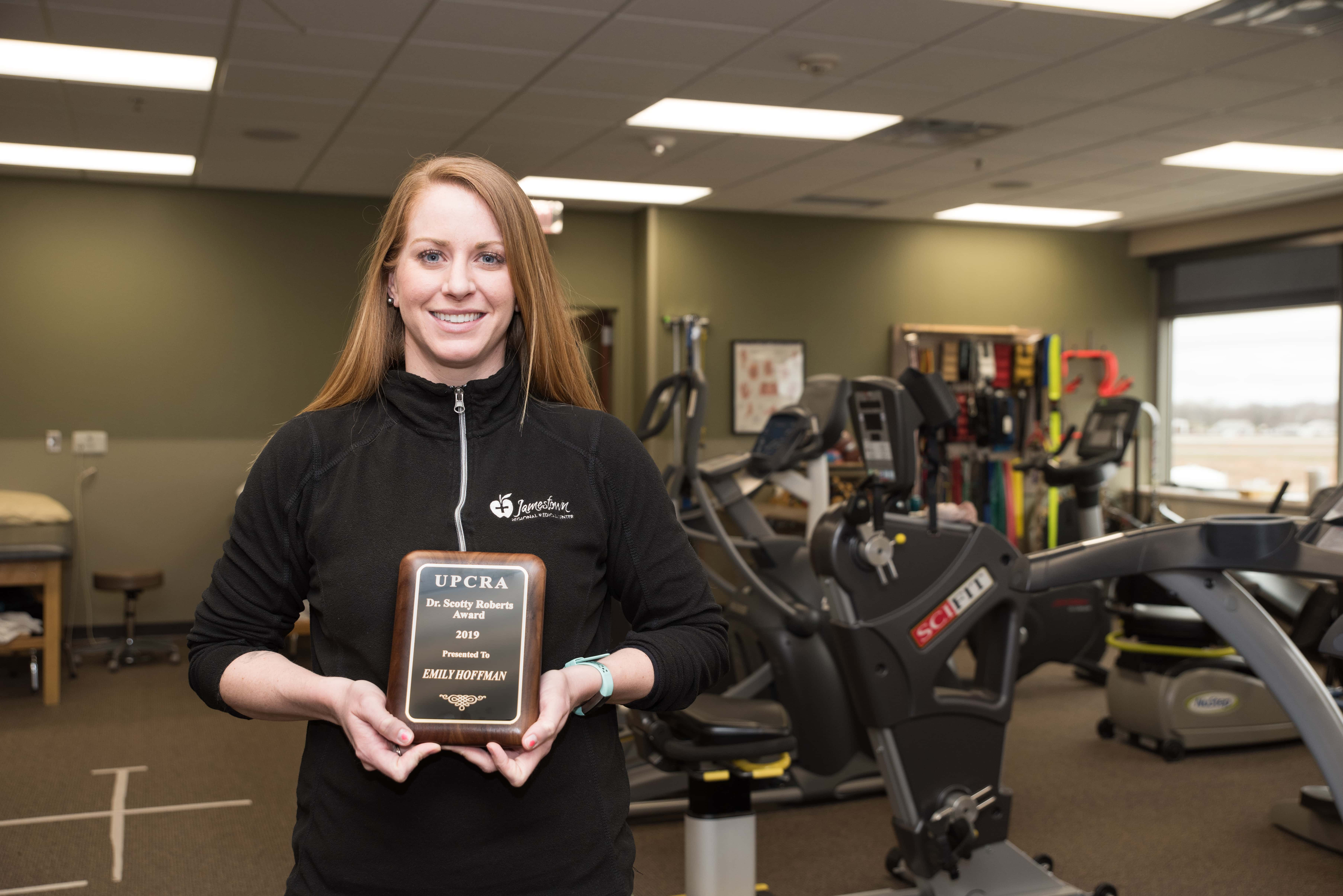 2019-cardiopulmonary-rehab-emily-hoffman-scotty-roberts-award-7402