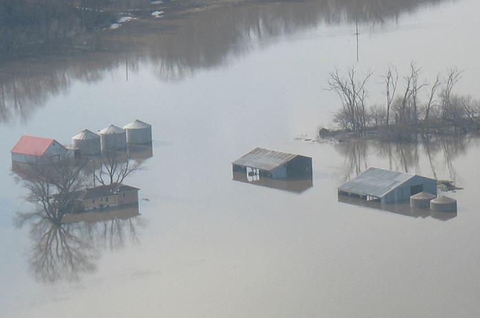 aerial-grain-bins-underwater-lee-valley-1