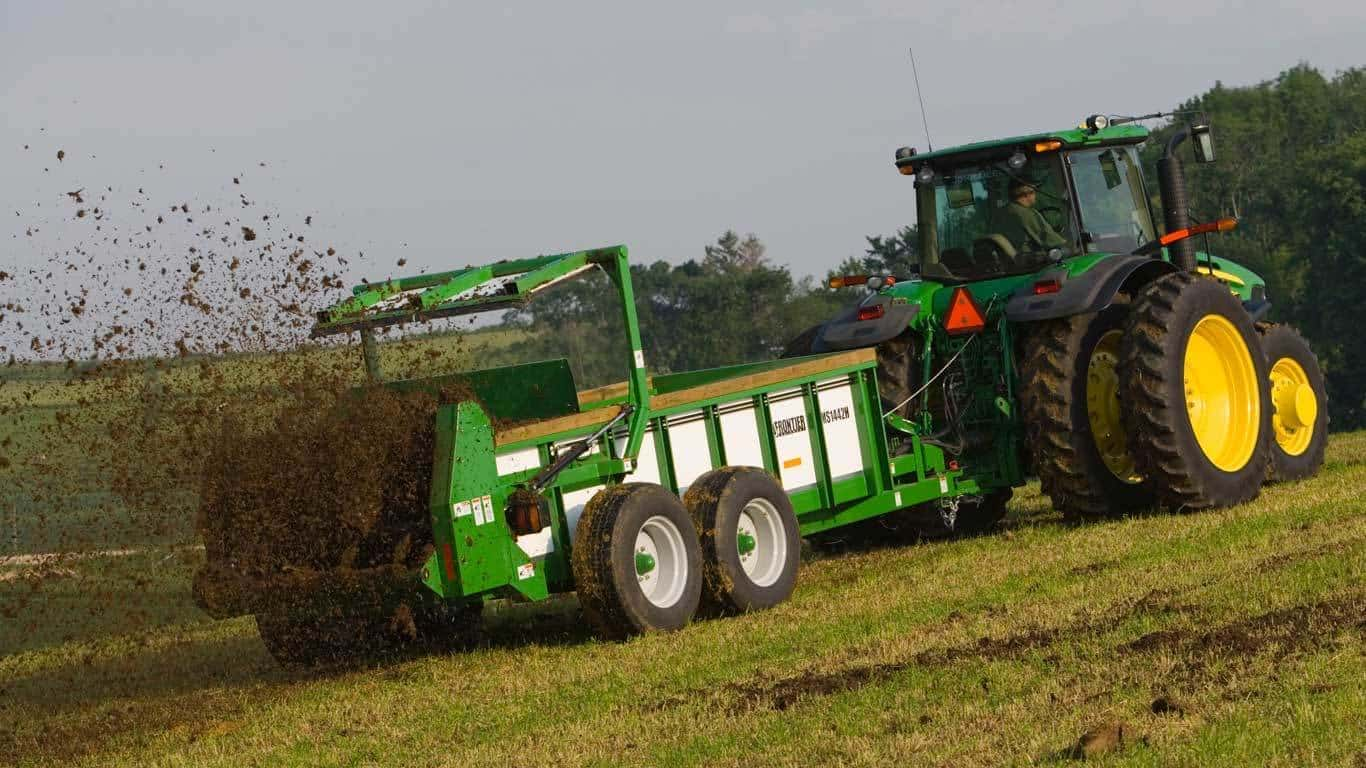 ms14_series_manure_spreader_430084_large_fe928522fc64916c2d264237a36bab0f02a3f647