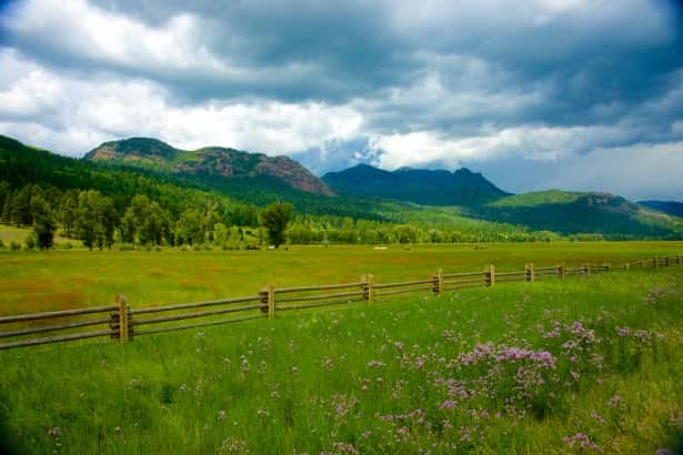 wooden-fence-ranchland