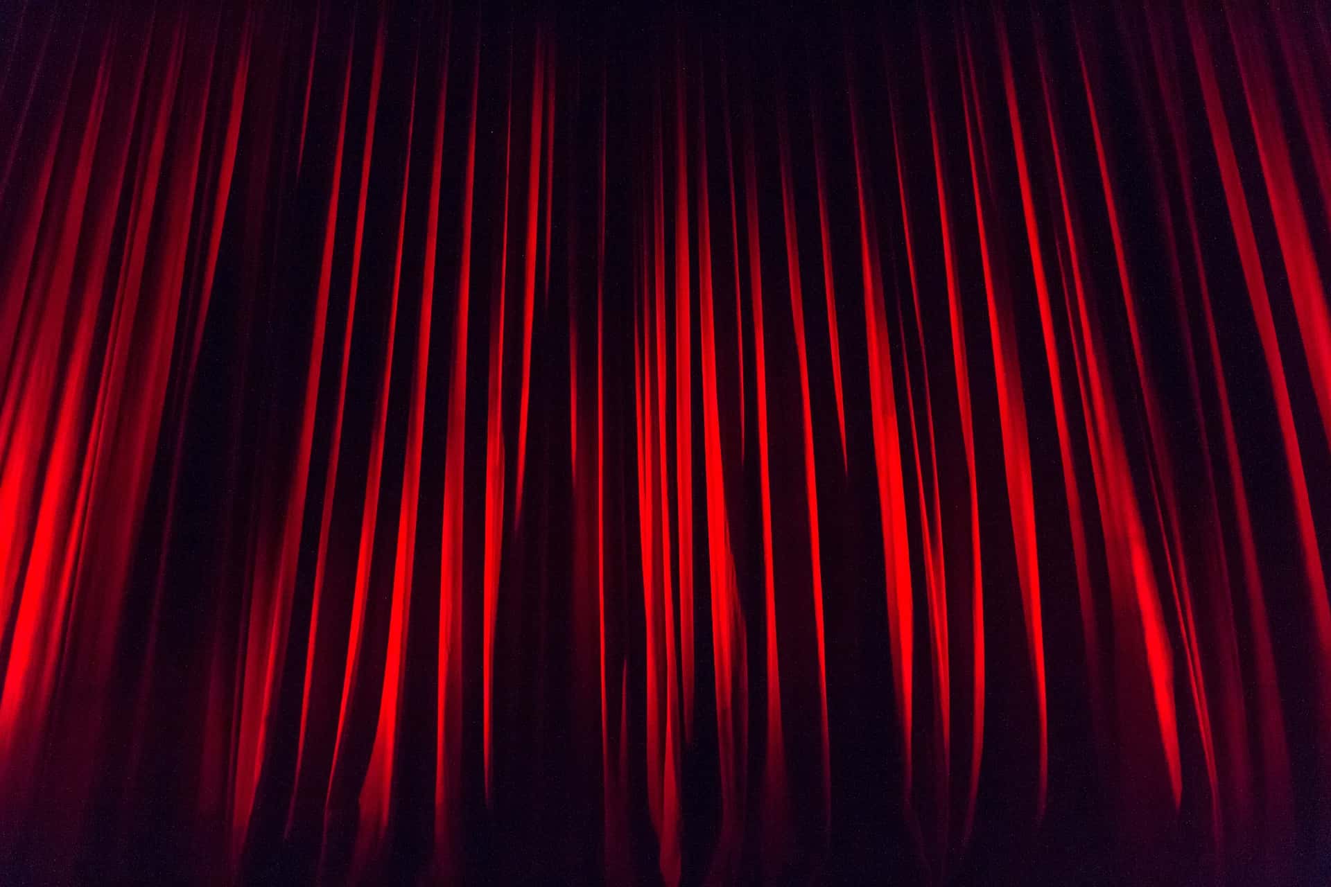 stage-curtain-660078_1920
