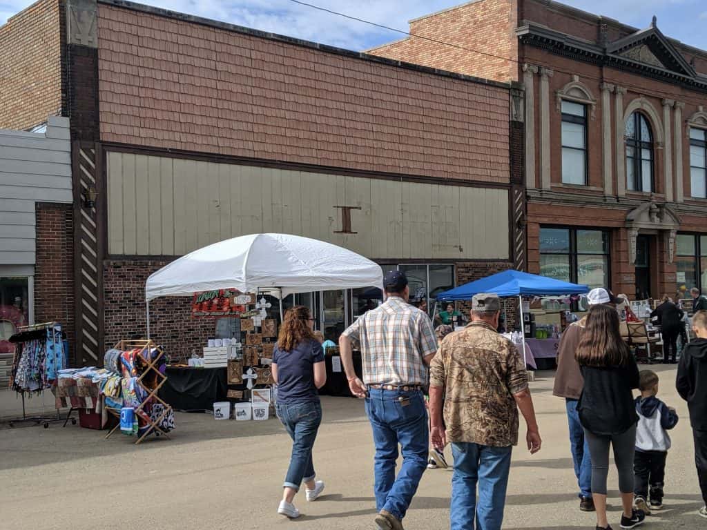 Ellendale Community Holds 20th Annual Applefest News Dakota