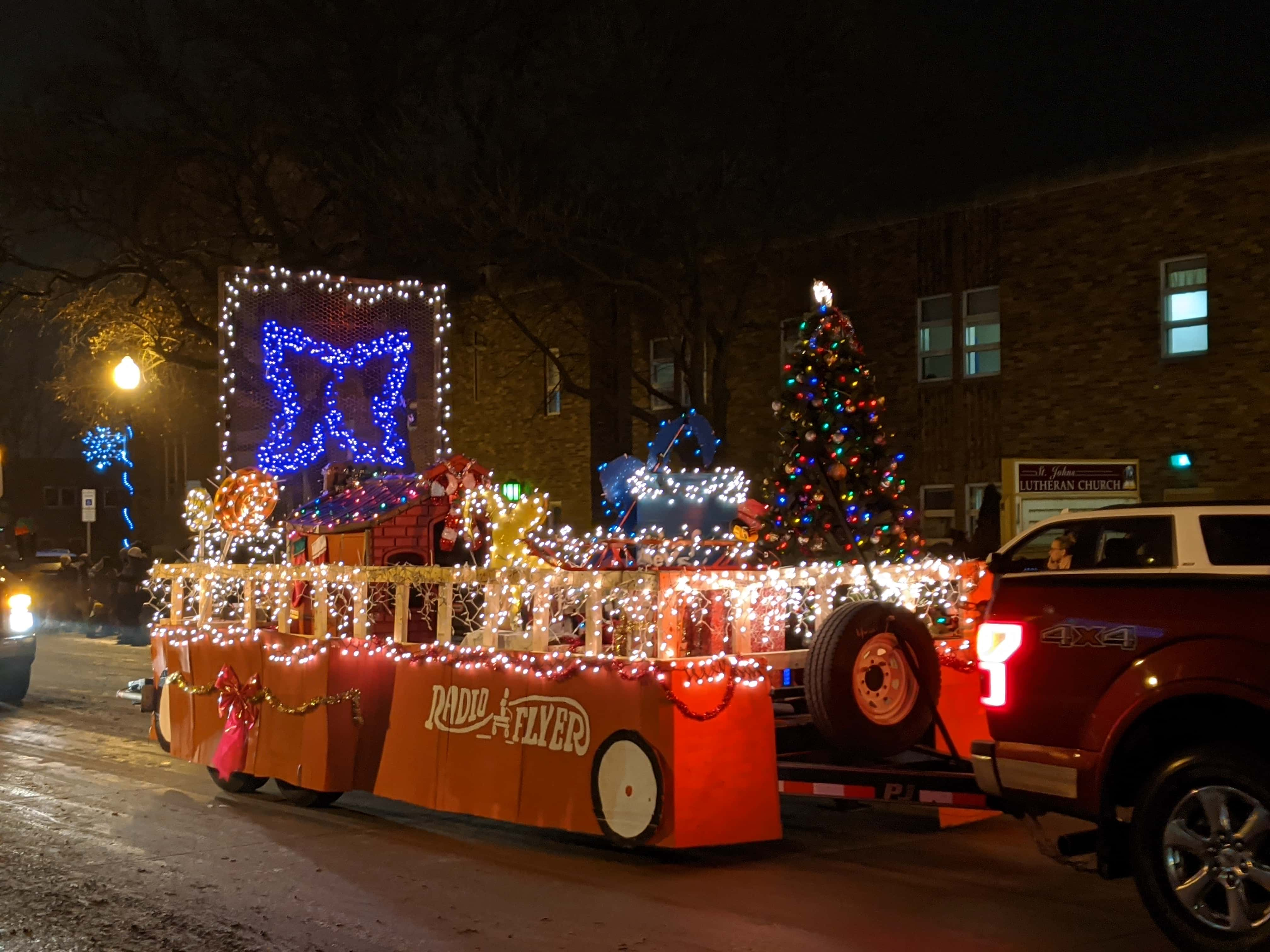 Jamestown Nd St Johns Christmas Pageant 2022 Jda Holiday Dazzle Parade Returns Nov. 26Th | News Dakota