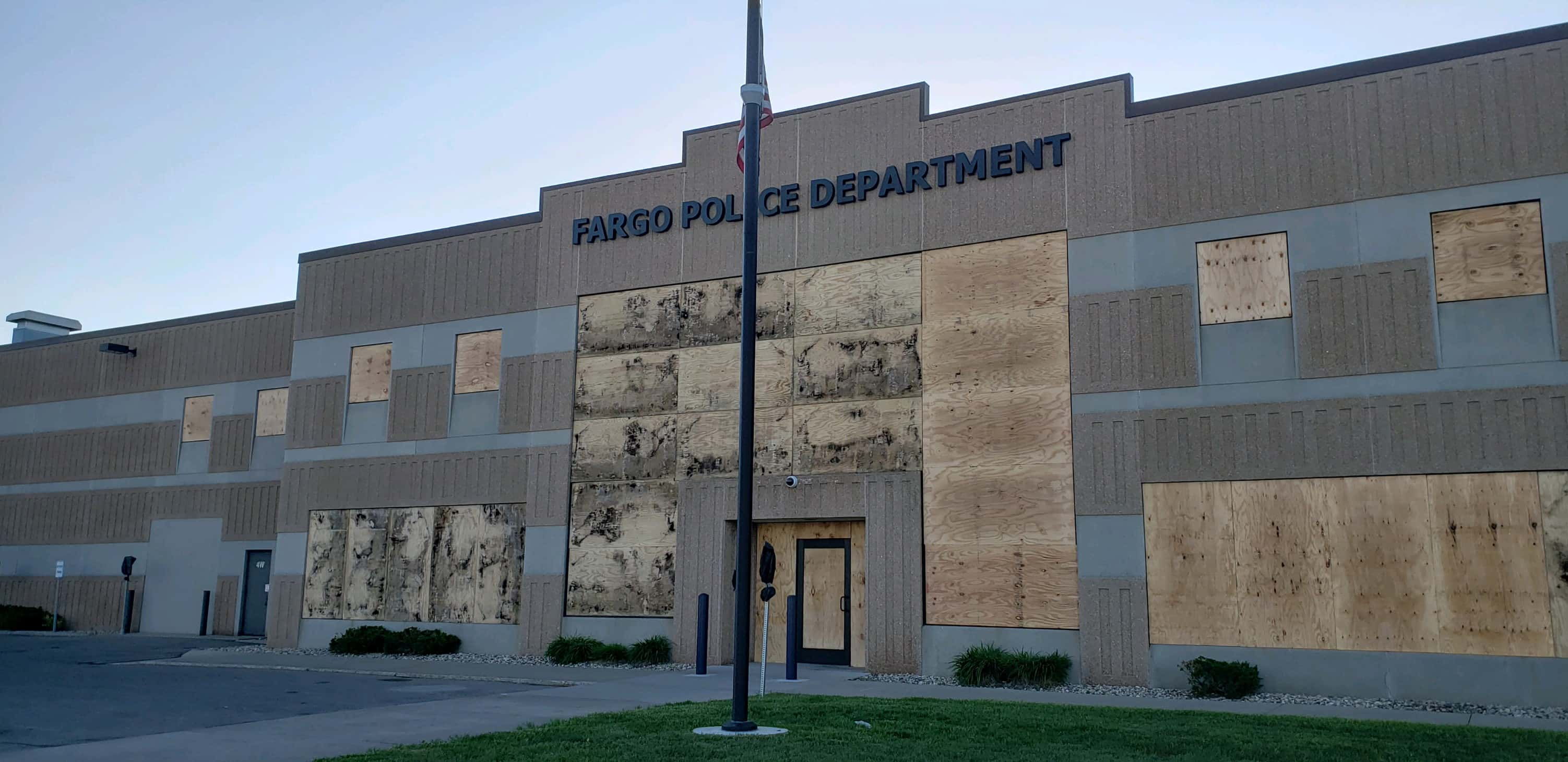 fargo-police-dept-barricades-good-pic-dth