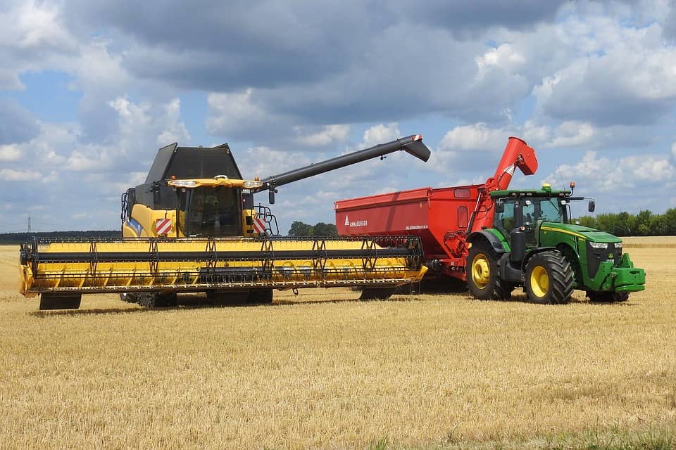 combine-harvester-1497358_960_720