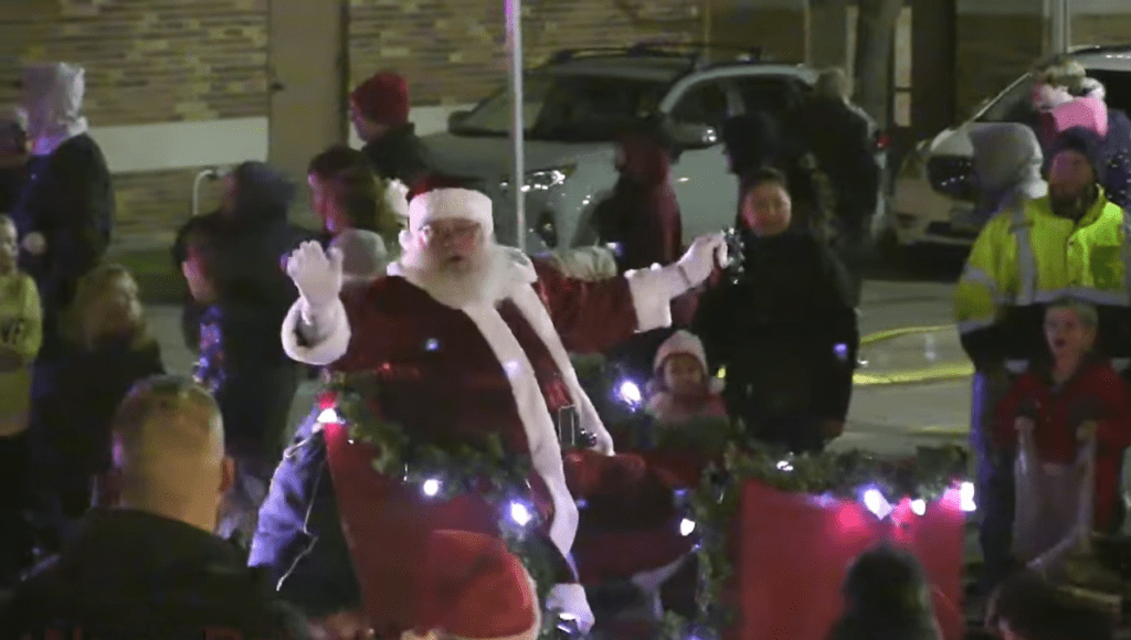 Hundreds Spectate JDA Holiday Dazzle Parade - Vimarsana News