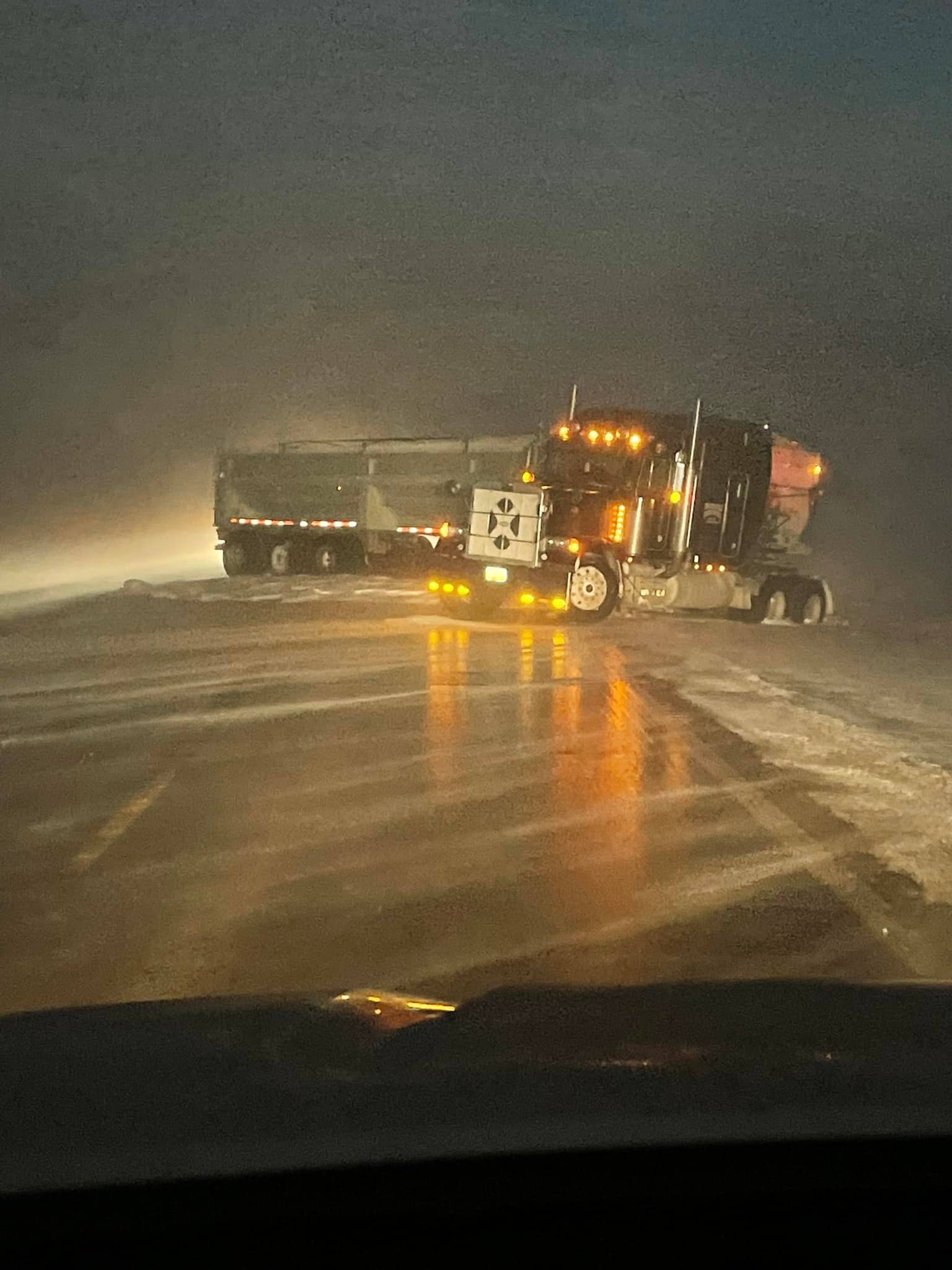 jackknifed-semi