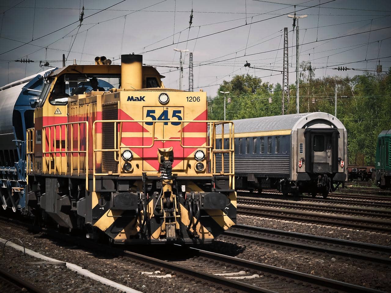 locomotive-1399080_1280