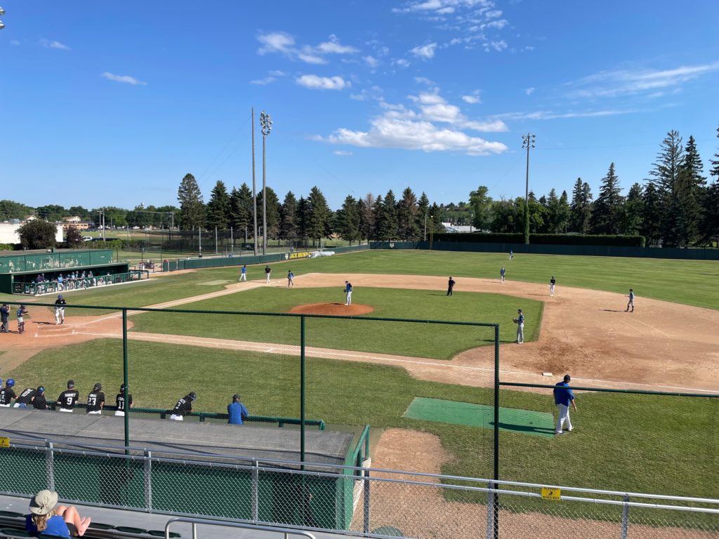 Eagles Sweep Vistas Behind Three Big Performances at the Plate - Vimarsana News