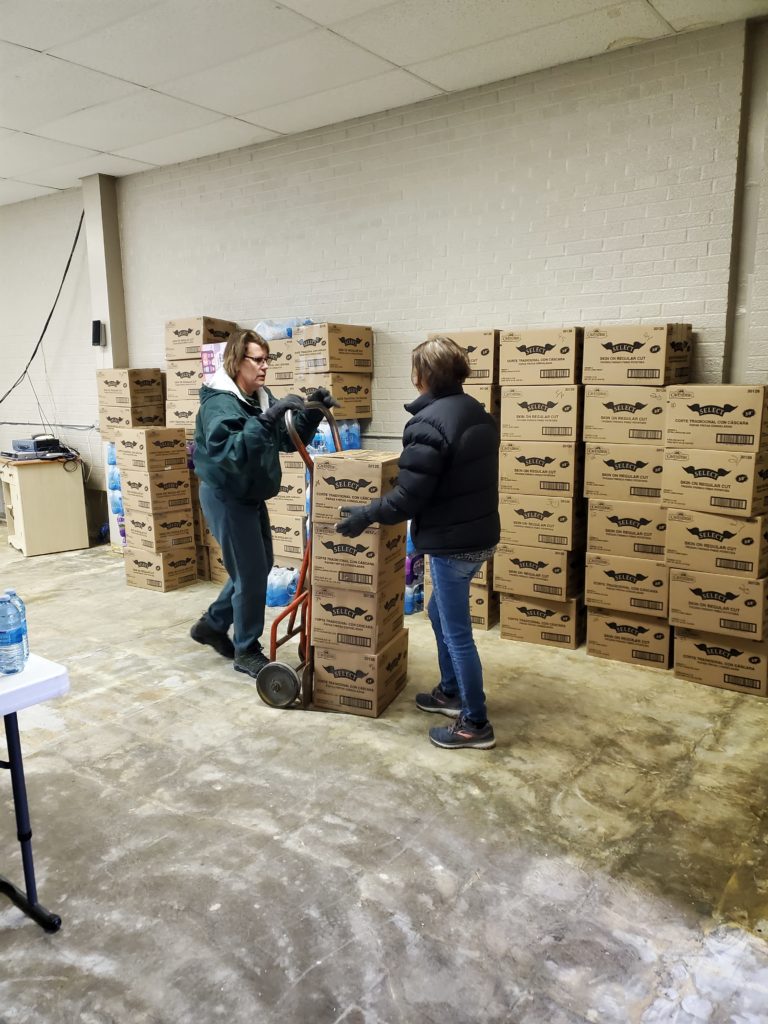 Jamestown Manufacturing Employees Donate Food Locally News Dakota