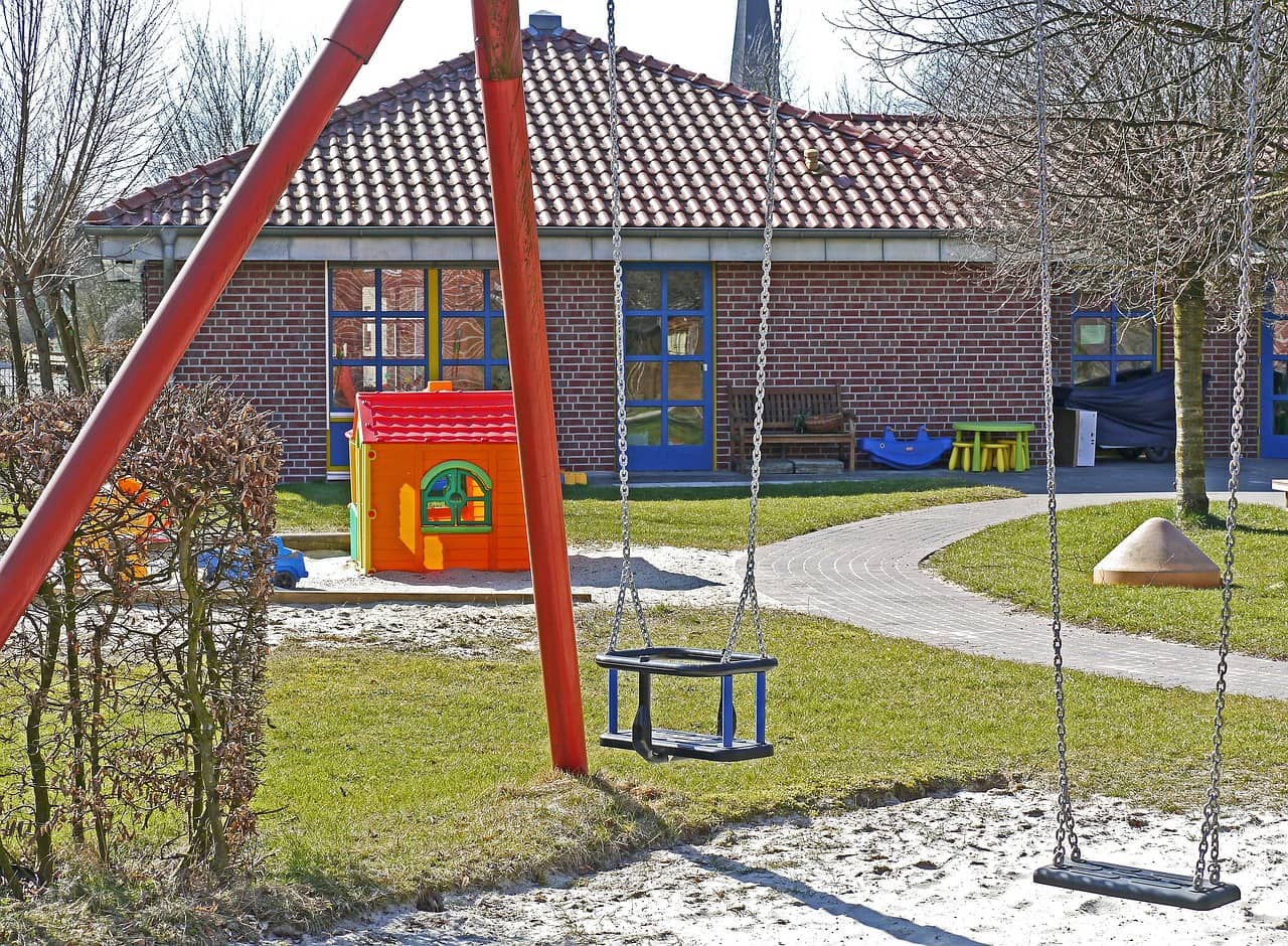 kindergarten-1322559_1280