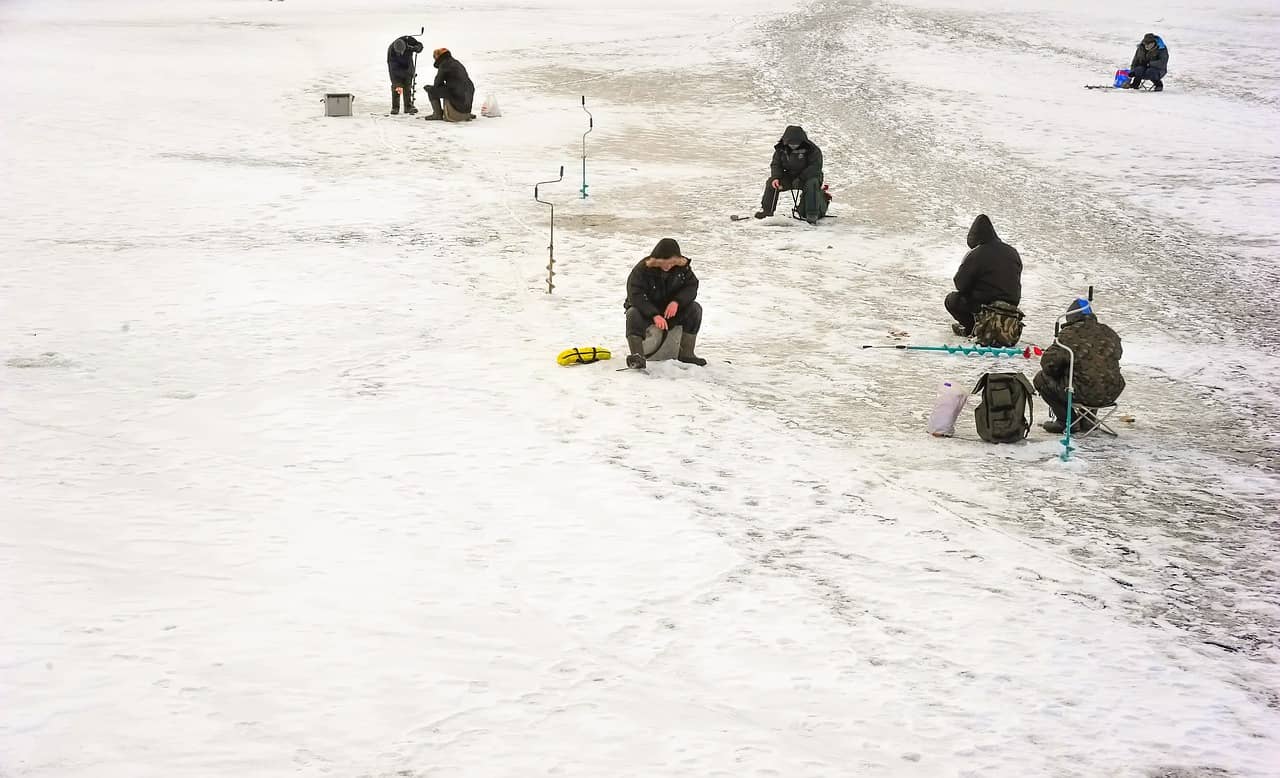 ice-fishing-6513904_1280