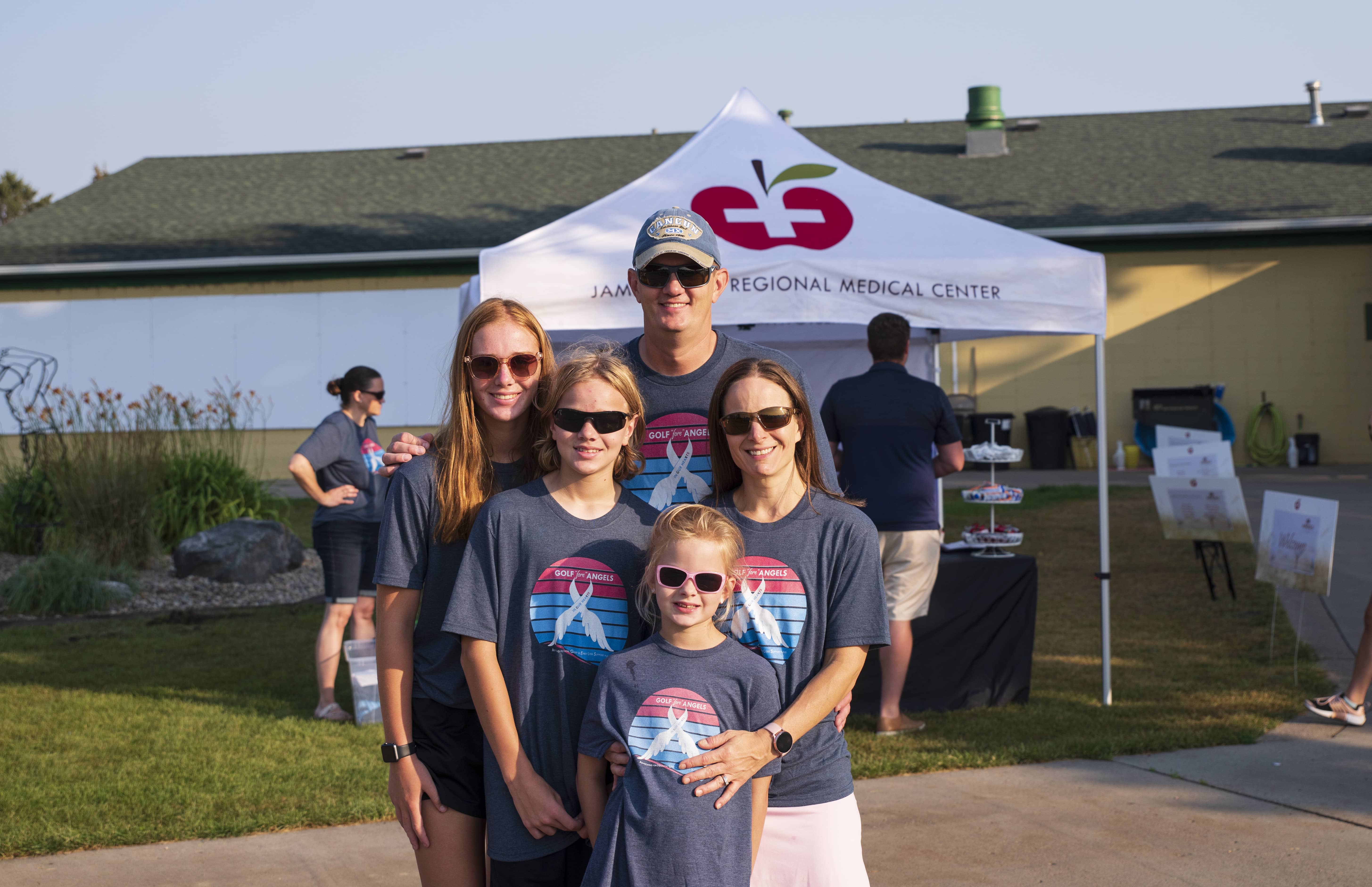 dave-mandy-sorlie-family-golf-fore-angels