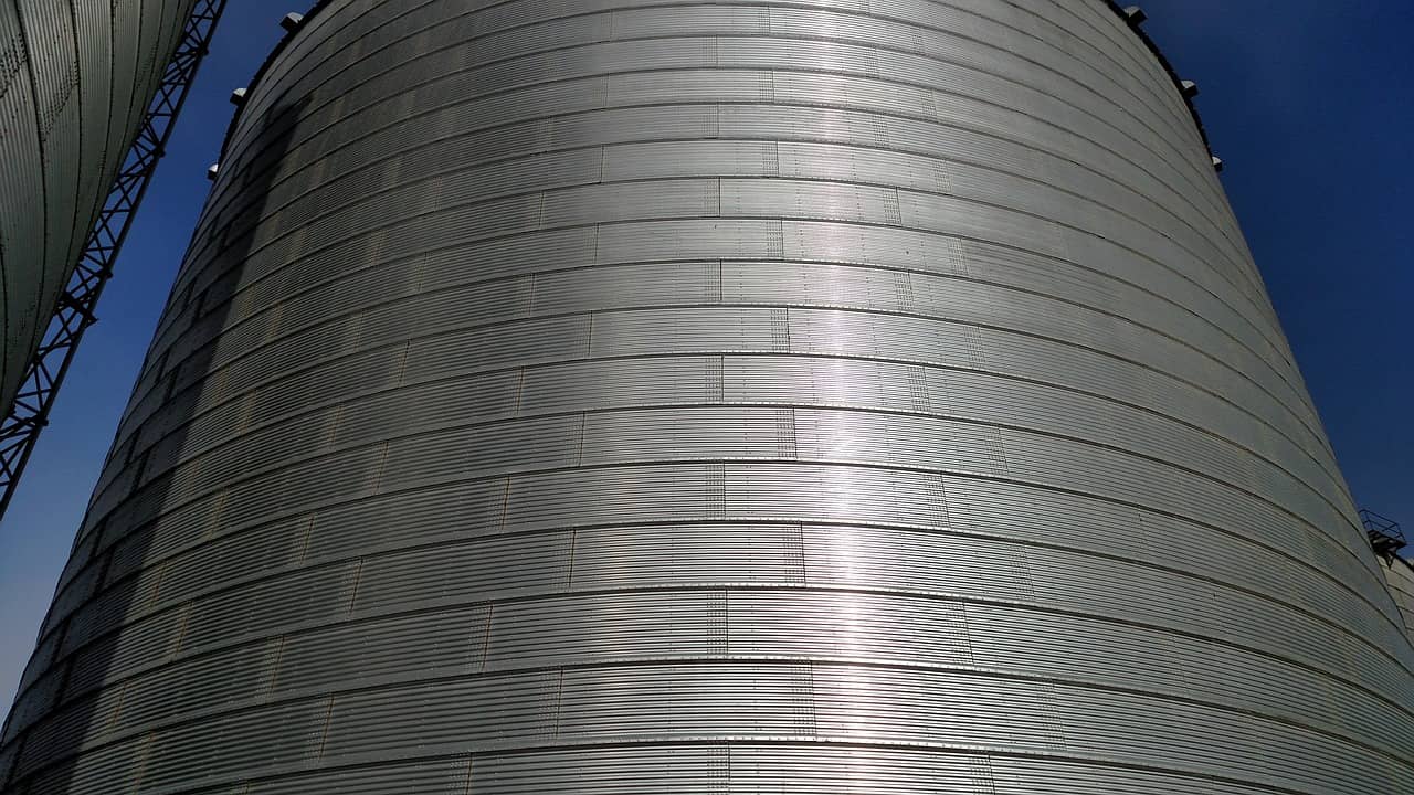 grain-bin-1712489_1280