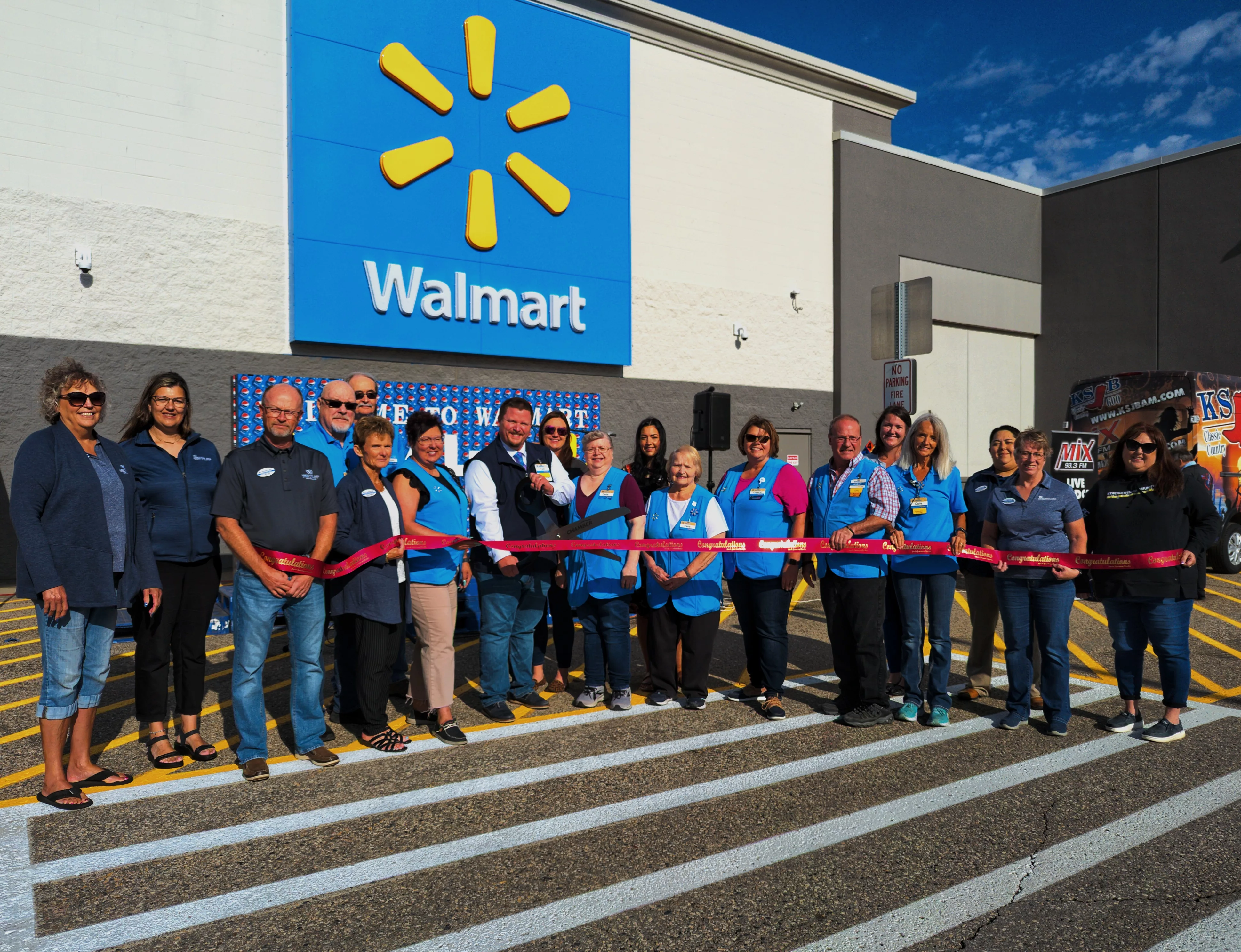 walmart-ribbon-cutting