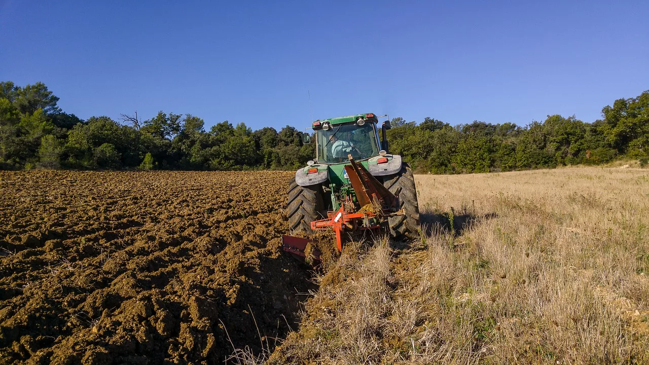 tractor-1732144_1280