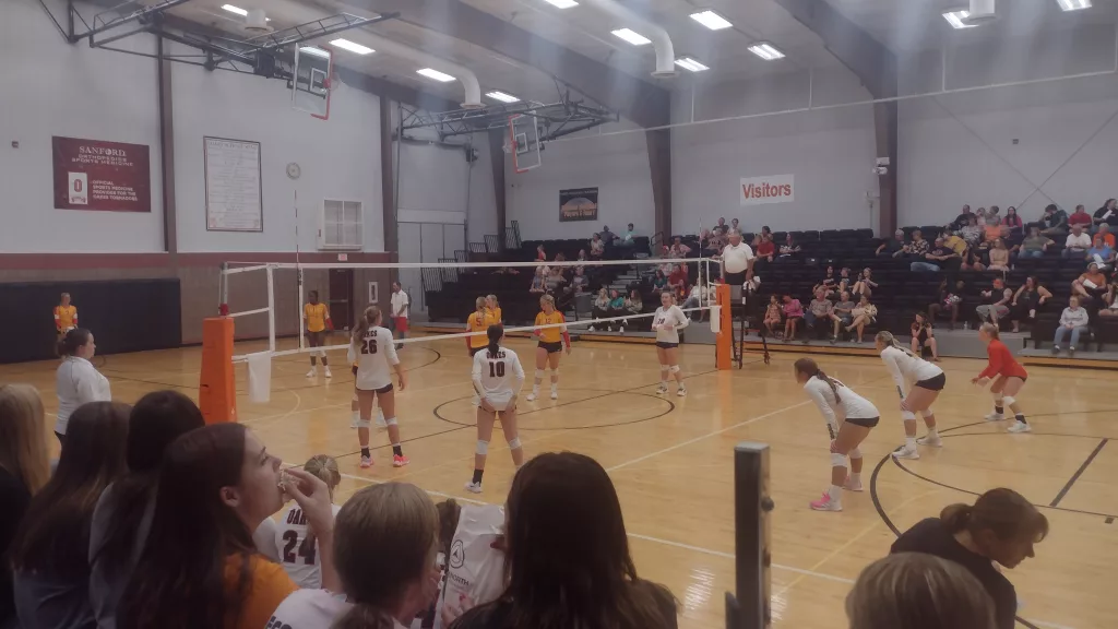 Oakes Starts Season on Right Foot - Vimarsana News