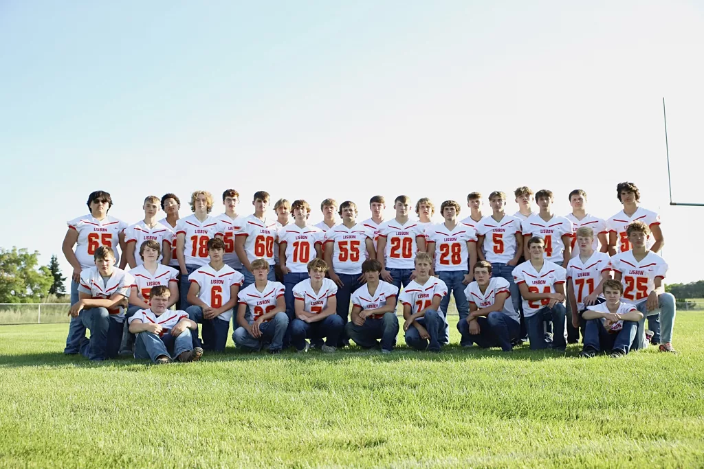 RV Lisbon Broncos Top EEK Thunder 40-13 - Vimarsana News