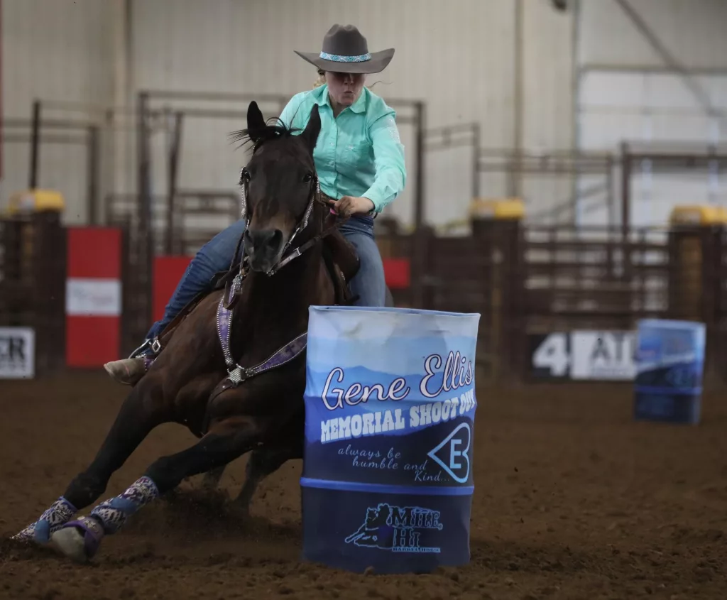 Alexa Carlson & Her Horse Magnum Headed To Las Vegas - Vimarsana News