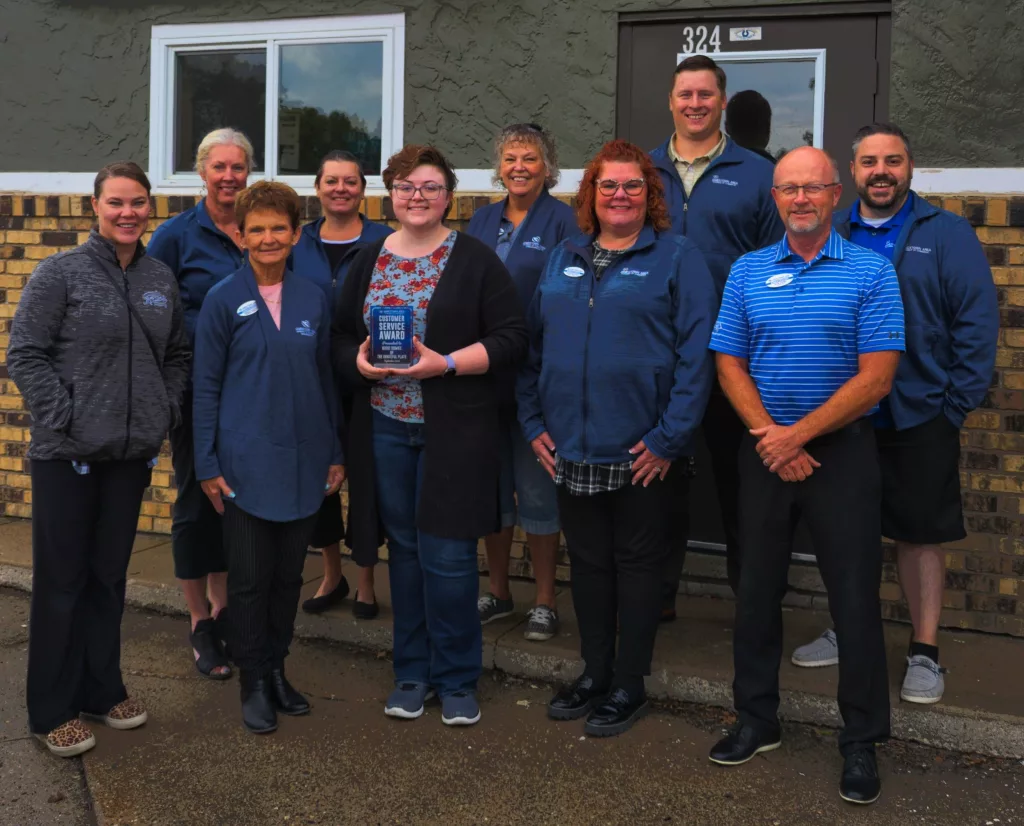 Nikki Domke Receives Customer Service Award - Vimarsana News