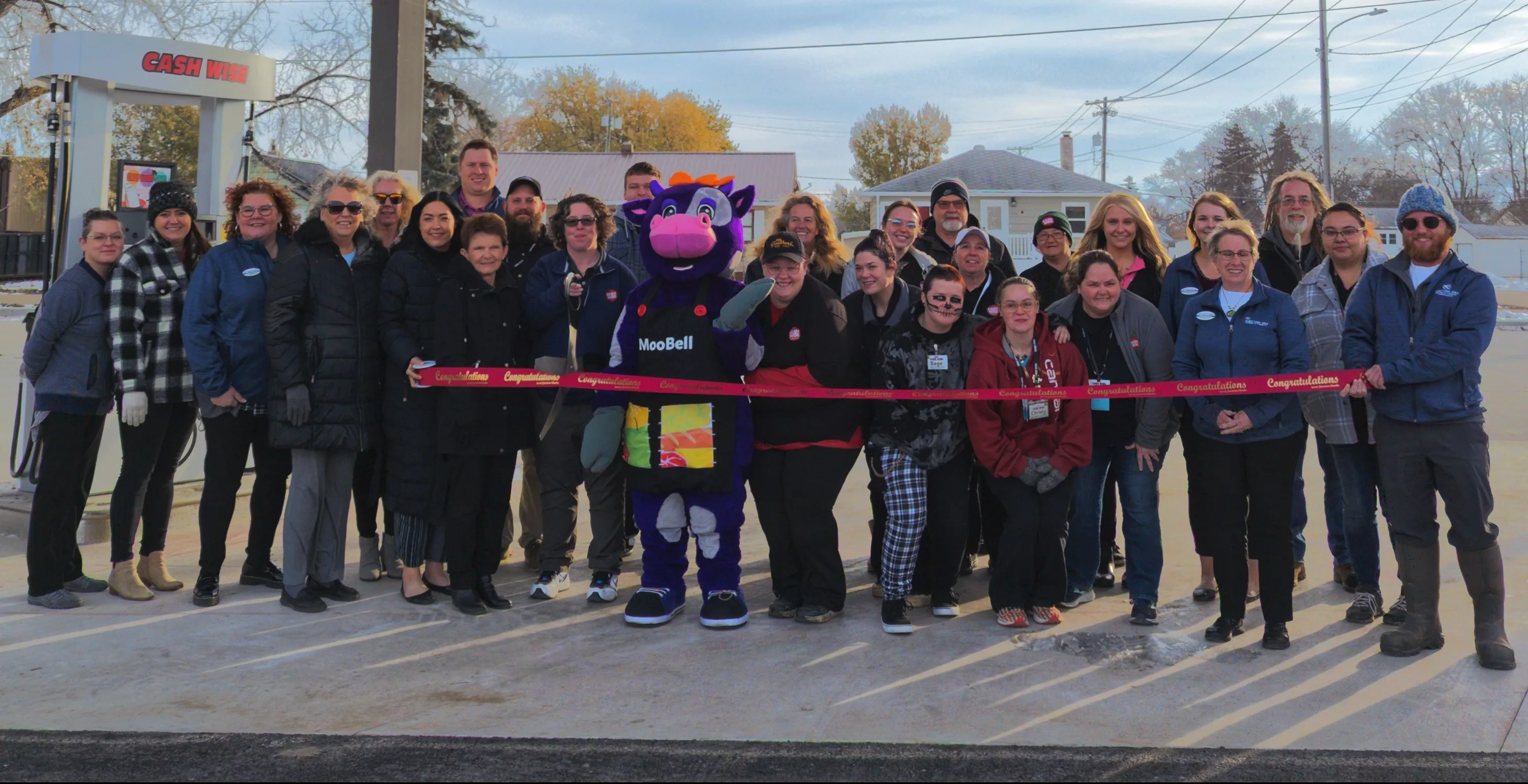 cash-wise-ribbon-cutting