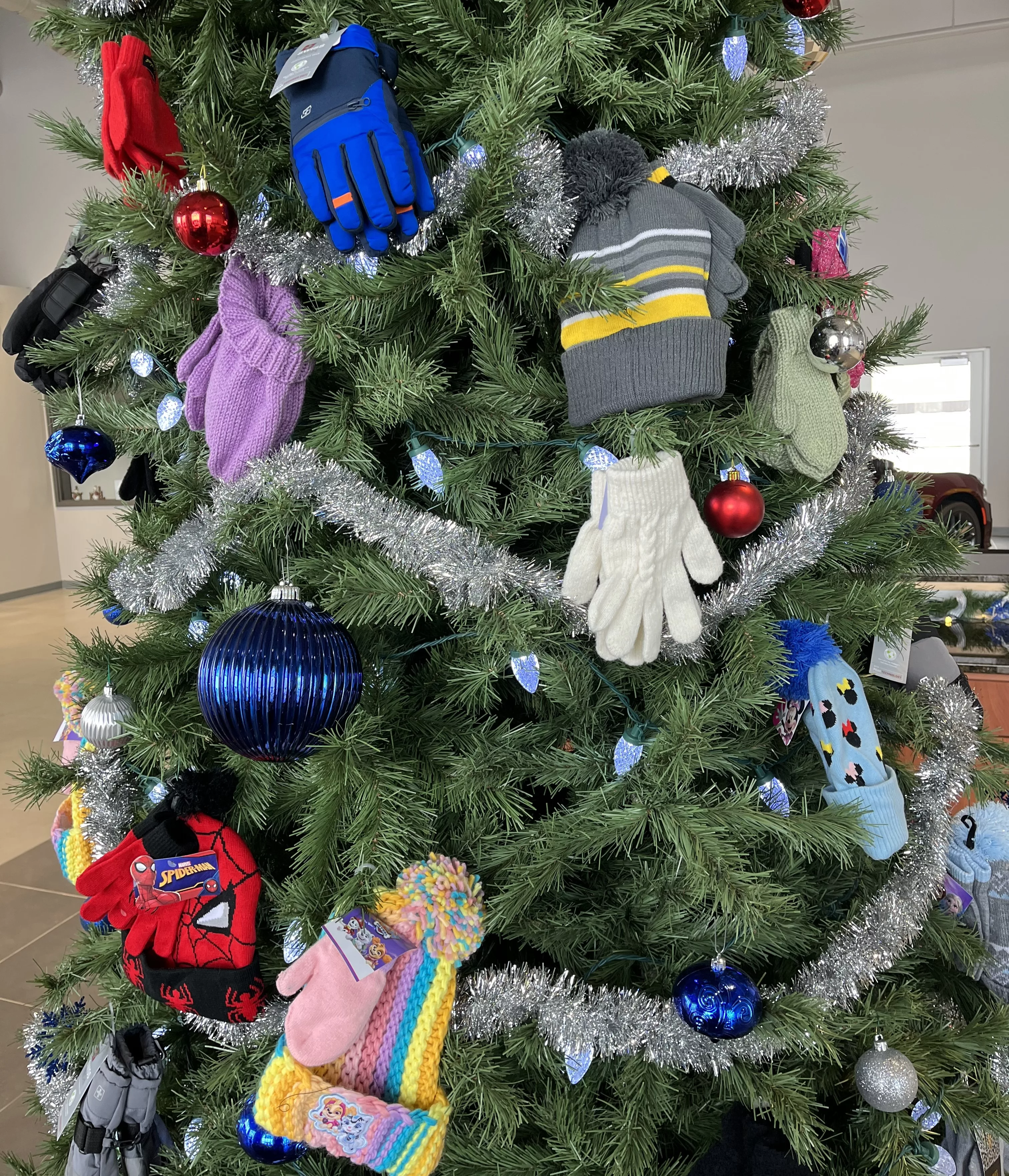 mitten-tree-2