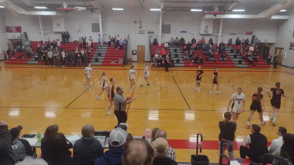 Oakes Outlasts Warbirds - Vimarsana News