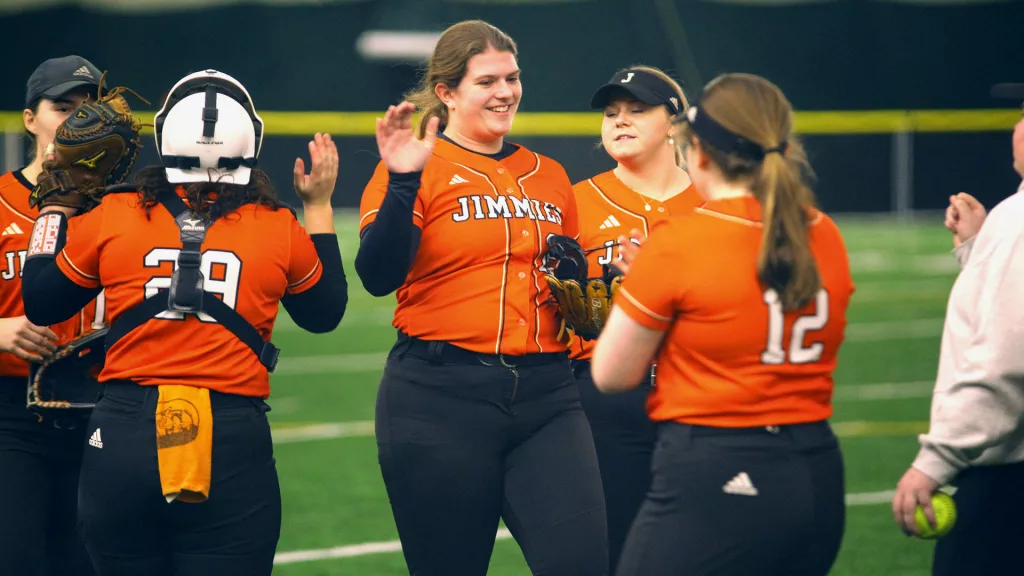 Sweep Of Minot Gives UJ Softball 8 Straight Wins - Vimarsana News