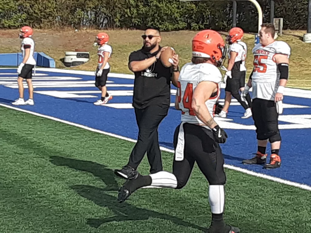 Big Play Gives Jimmies Football 2nd Straight Win News Dakota