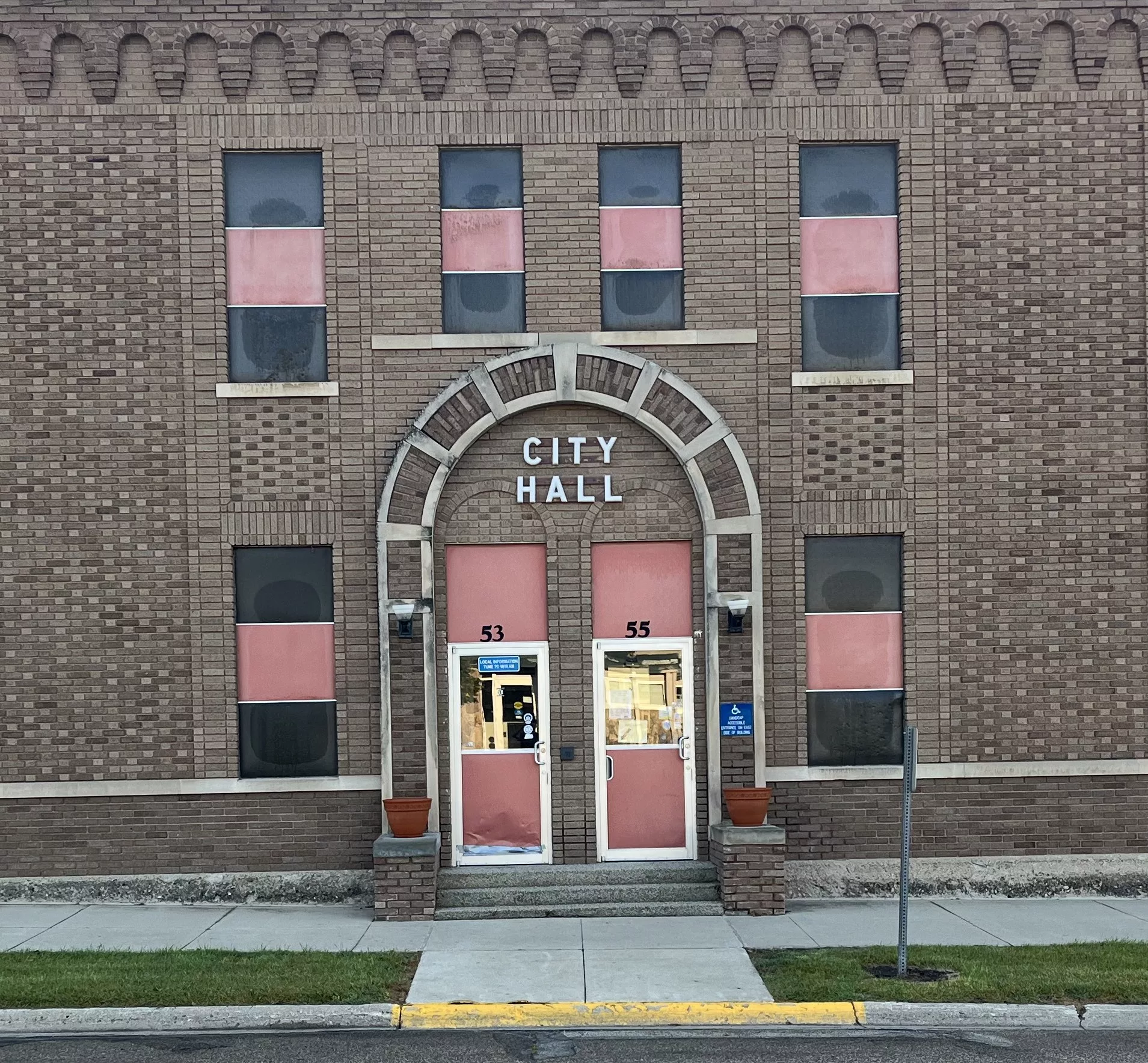 ellendale-city-hall