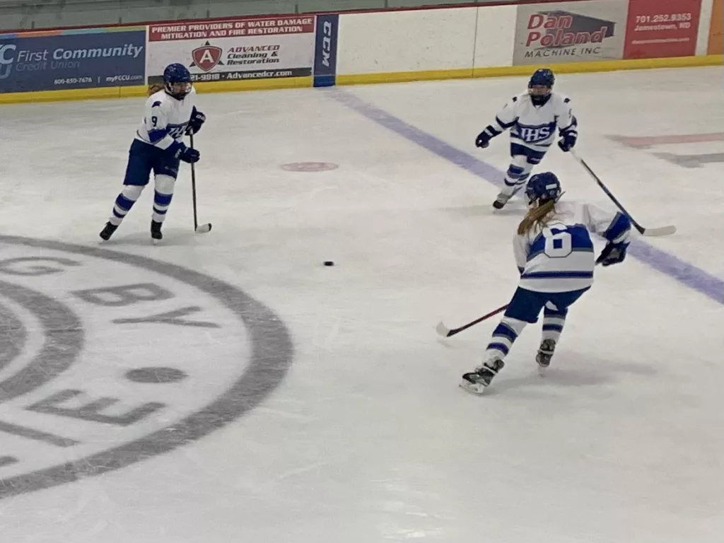 Minot Edges Jhs Girls Hockey 