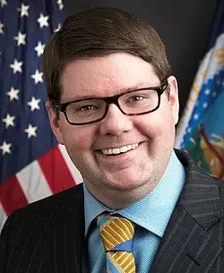 stephen_vaden_official_photo_cropped-jpg