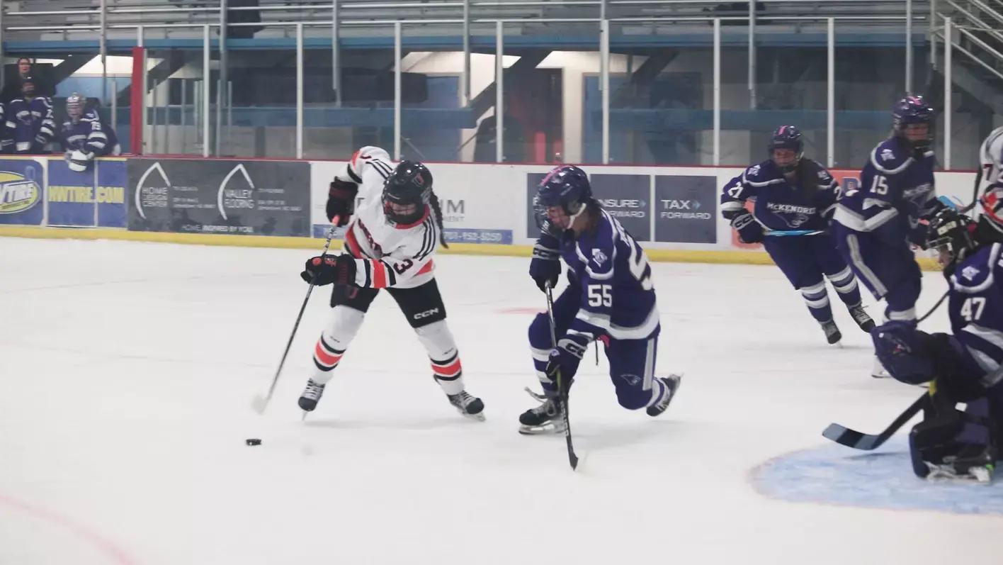 20251003-uj-d1-w-hky