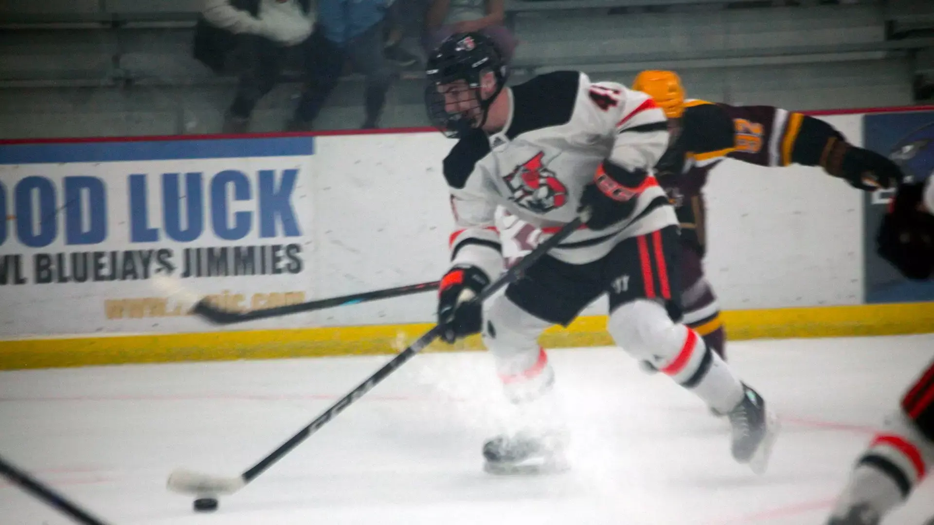 20251003-uj-d1-m-hky