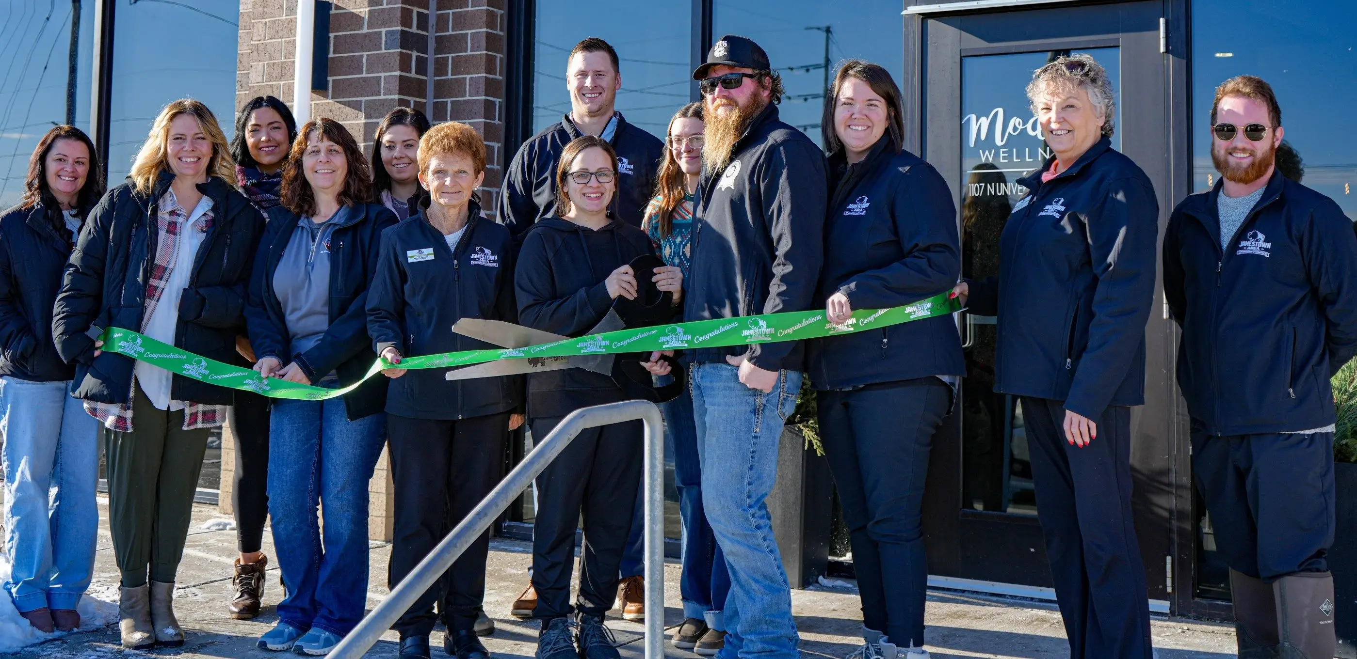 modern-wellness-ribbon-cutting
