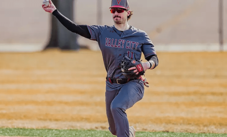 Garrett Ringer Viking Baseball Tops Lawrence Tech | News Dakota